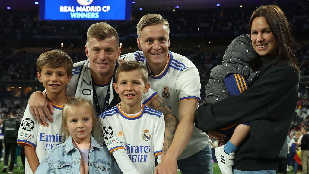 Toni Kroos com a família após título da Champions League