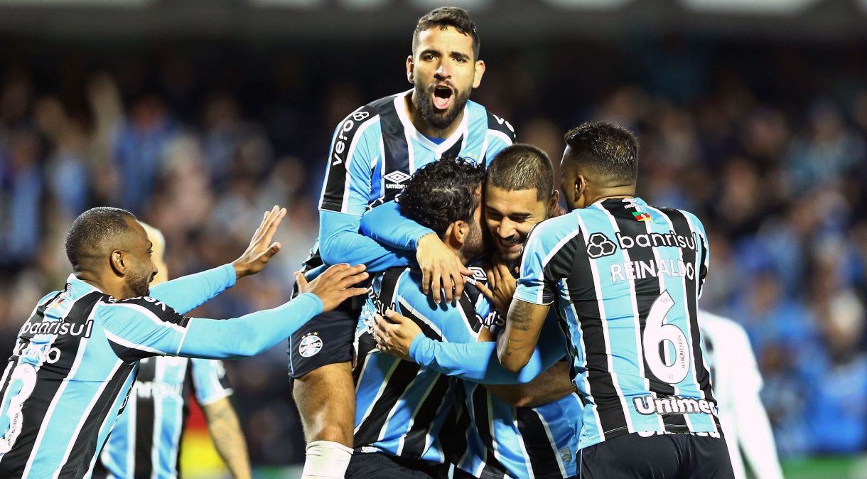 Grêmio bateu o The Strongest com facilidade em Curitiba