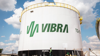 Estudos demonstram que o mercado de combustíveis ainda vai crescer no Brasil, e a Vibra tem soluções para atender a clientes de grande porte com as melhores soluções em combustíveis tradicionais e fontes de energia renováveis.