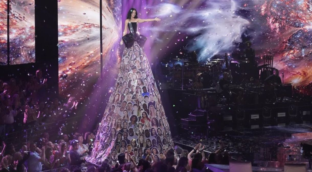 Katy Perry se despede da bancada de jurados do "American Idol"
