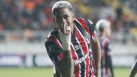 Com golaços, São Paulo vira sobre Cobresal e carimba vaga nas oitavas da Libertadores