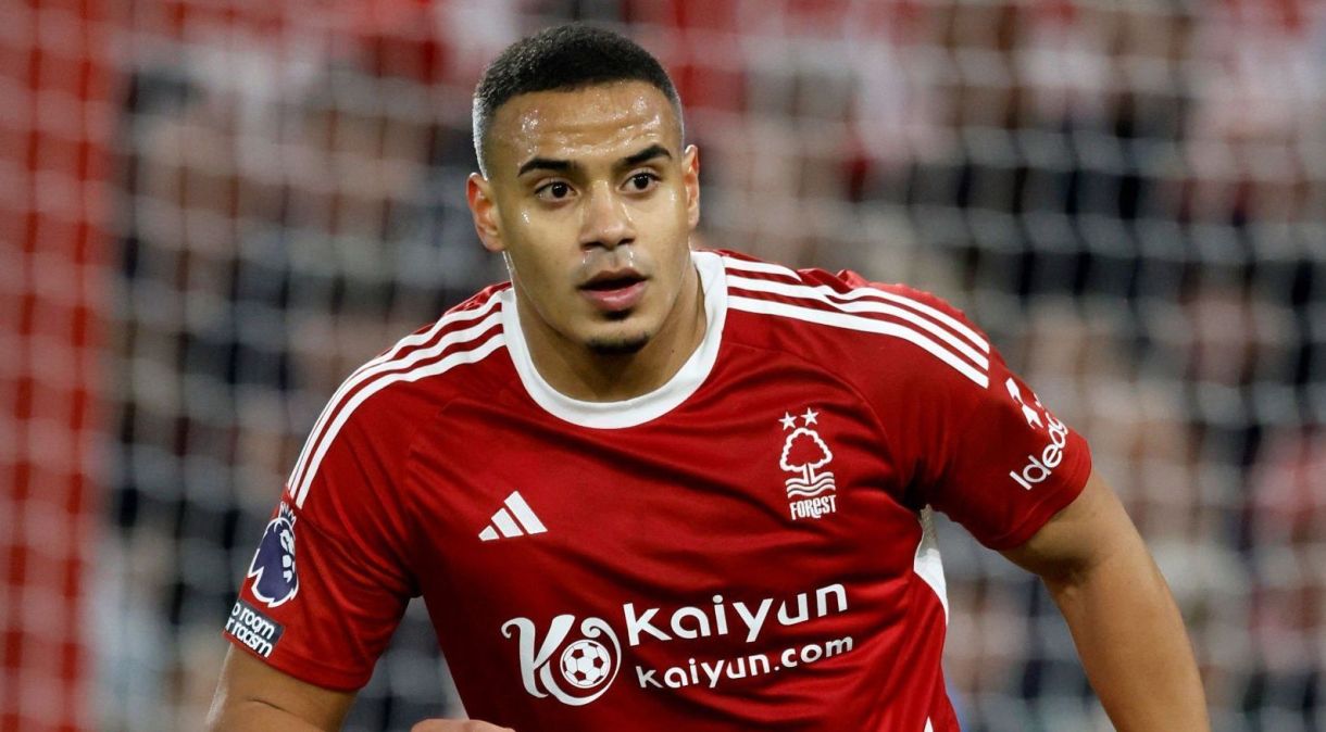 Murillo durante partida pelo Nottingham Forest