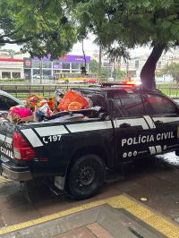 Polícia encontra depósito com produtos furtados de casas e comércios em Porto Alegre