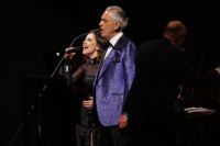 Sandy canta ao lado de Andrea Bocelli em Belo Horizonte; veja