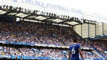 Zagueiro disputou seu último jogo pelos Blues, neste domingo (19), e foi ovacionado por torcedores e companheiros no Stamford Bridge