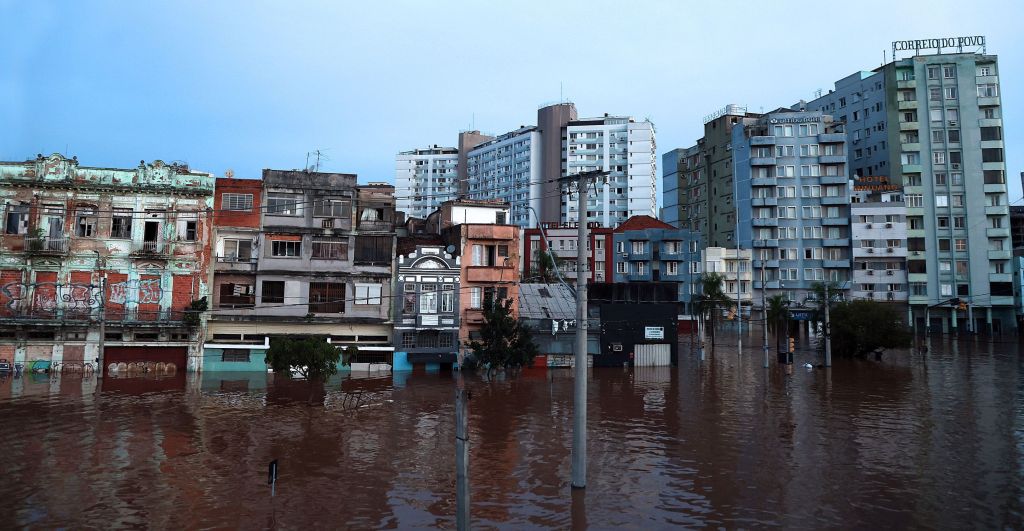 Rua Voluntários da Pátria, em Porto Alegre (RS), durante a enchente de 2024 