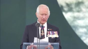 Monarca participa de eventos no Reino Unido e na França para homenagear veteranos da Segunda Guerra Mundial 