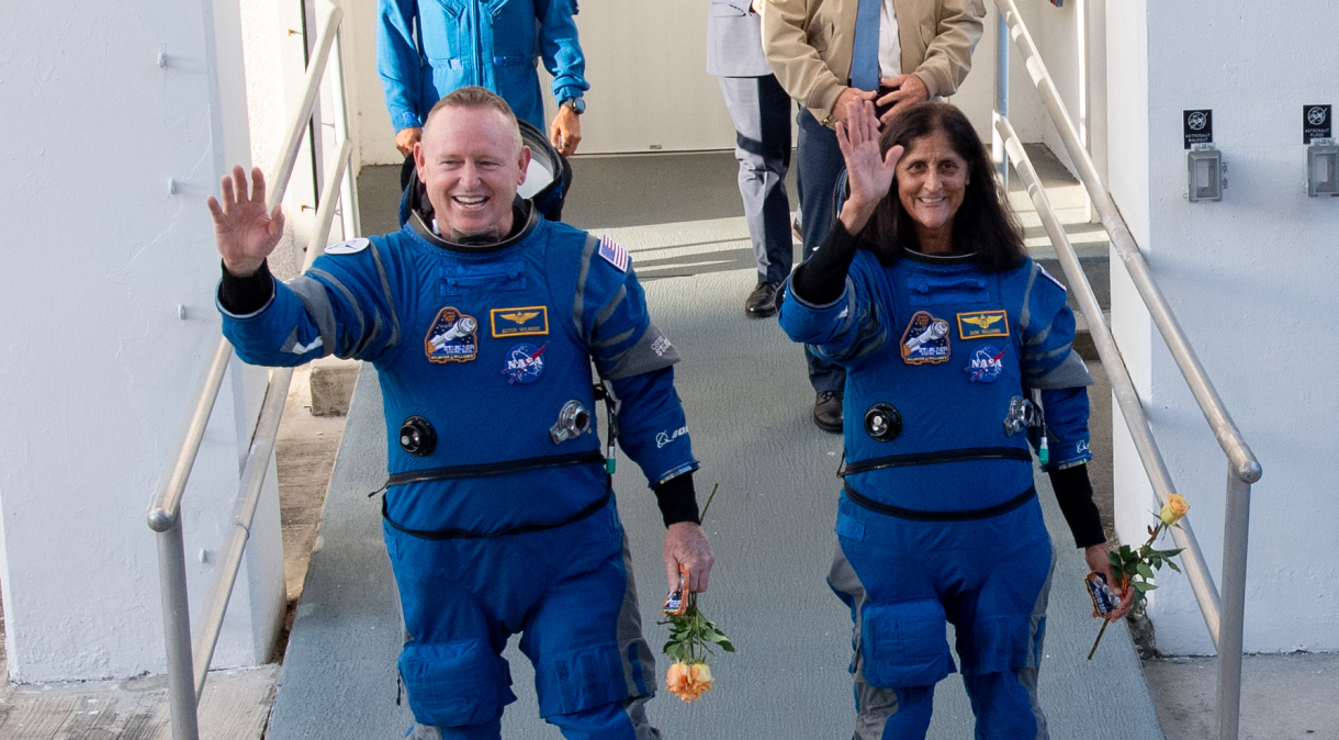 O veículo espacial leva dois astronautas da Nasa para uma estadia de aproximadamente uma semana na Estação Espacial Internacional