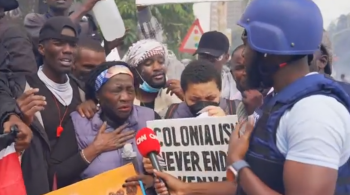 Auma Obama falava ao vivo com repórter da CNN quando o grupo foi atingido