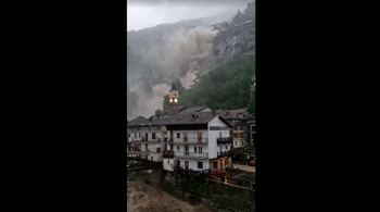 Chuva forte provocou deslizamentos de terra e o transbordamento de rios