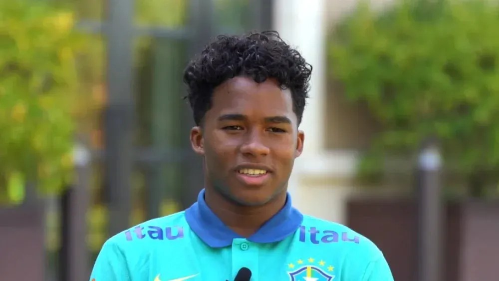 À CNN, Endrick Rasga Elogios A Mbappé E Vini Jr., Futuros Companheiros ...