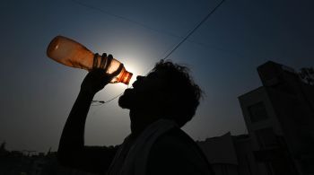 Nova Délhi registrou casos de insolação extrema, exaustão e desidratação; onda de calor reforça alerta para medidas de contenção da crise climática