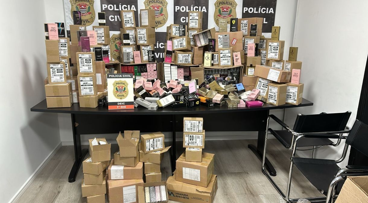 Polícia encontra fábrica de perfumes clandestinos