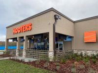 Hooters entra para lista de restaurantes com problemas nos EUA e fecha dezenas de unidades