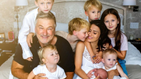 Alec and Hilaria Baldwin estrelarão reality show com seus seis filhos