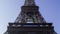 Saiba do que são feitos os anéis olímpicos instalados na Torre Eiffel