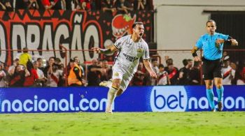 Lance aconteceu no fim do confronto; equipe catarinense anotou o gol da virada logo depois