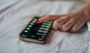 Conheça o toque do despertador do iPhone que “traumatizou” usuários