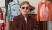 Elton John leiloa roupas e acessórios de acervo pessoal no eBay