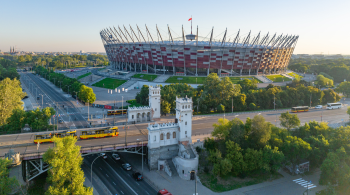 Equipes se enfrentam nesta segunda-feira (10) no estádio PGE Narodowy, na Polônia