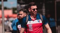 Fortaleza embarca para final da Copa do Nordeste com todo o elenco; veja relacionados