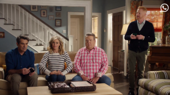 Ty Burrell, Julie Bowen, Eric Stonestreet e Jesse Tyler Ferguson revivem seus papéis em novo comercial do WhatsApp