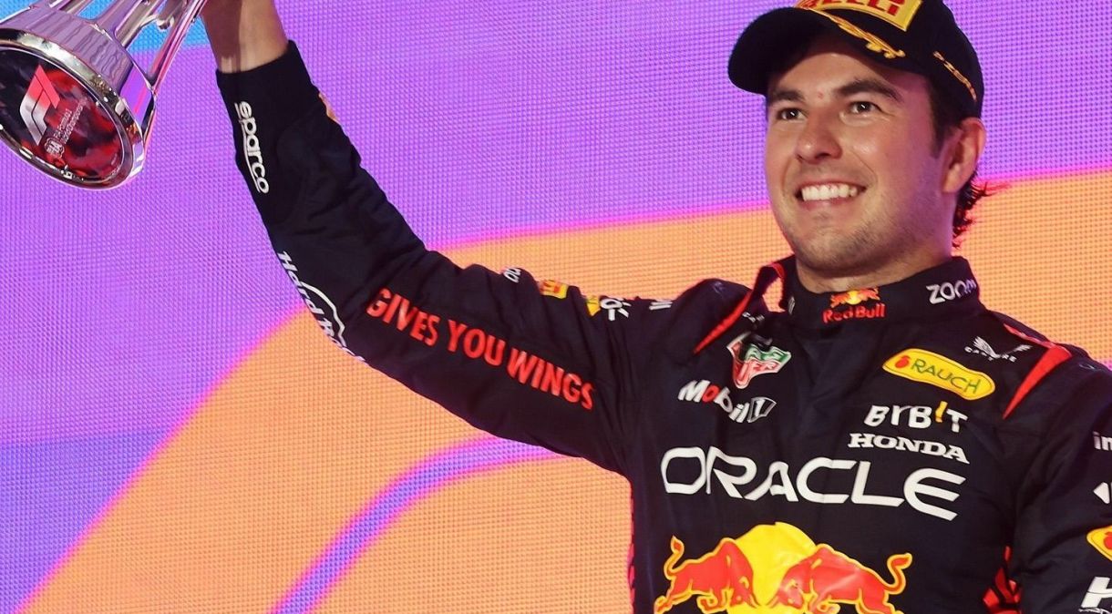 Sergio Pérez assina com a Red Bull até o fim de 2026