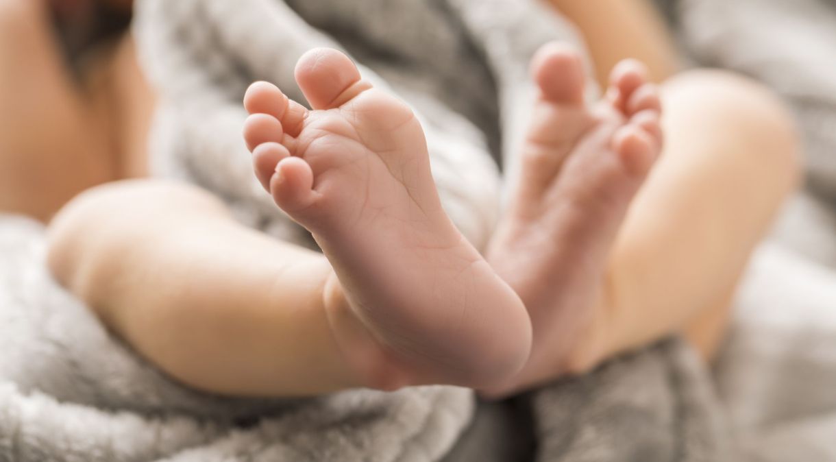 O teste do pezinho, ou triagem neonatal, é capaz de detectar precocemente doenças metabólicas, genéticas, endócrinas e infecciosas em bebês recém-nascidos