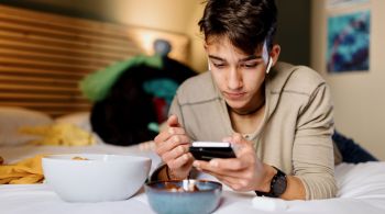 Achado é de novo estudo que mostra que a dependência da internet pode levar a alterações cerebrais em jovens de 10 a 19 anos