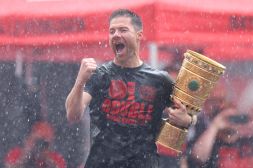 Xabi Alonso, à CNN: “O Leverkusen não ter vencido a tríplice coroa me fará ser melhor”