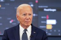 Joe Biden brinca sobre desempenho em debate: "quase caí no sono"