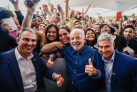 Lula: Aumento do salário mínimo faz brasileiro ficar 'mais bonitão e mais gordo'