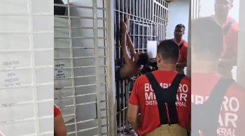 Detento precisou de ajuda dos bombeiros para ser resgatado