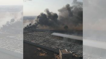 Corpo de Bombeiros informou que não houve feridos; mais de 1500 veículos estavam no local