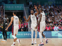 Paris 2024: Dream Team vence mais uma e avança às quartas no basquete