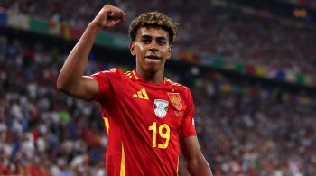 Jogador de 17 anos foi campeão da Eurocopa com a Espanha