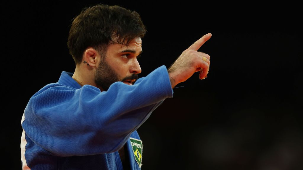 Rafael Macedo durante a luta pelo bronze na categoria até 90kg do judô