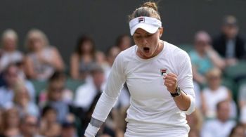 Krejcikova vence Rybakina e avança para final de Wimbledon