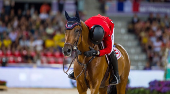 Max Kuhner, que deve competir no salto equestre em Paris, enfrenta acusações de maus-tratos contra os animais