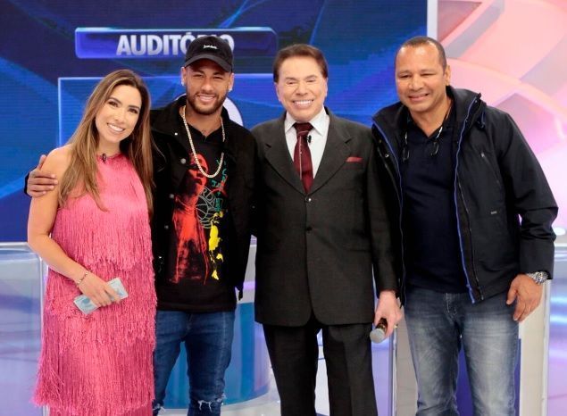 Silvio Santos recebe Neymar Jr, Neymar Pai e Patrícia Abravanel no Programa Silvio Santos em 2019