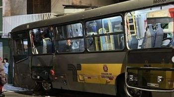 Segundo autoridades, parada fora do ponto de ônibus teria motivado a briga; atirador ainda não foi localizado 