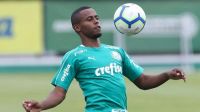 Vitória acerta contratação de atacante ex-Palmeiras que estava na Europa