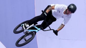 José Torres Gil subiu no lugar mais alto do pódio no clicismo BMX Freestyle de Paris 2024