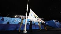 Organização da Olimpíada comete gafe e hasteia bandeira de cabeça para baixo