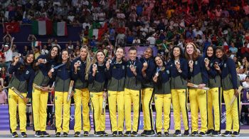 Brasil subiu ao pódio neste domingo (11), logo após a final entre Itália e Estados Unidos