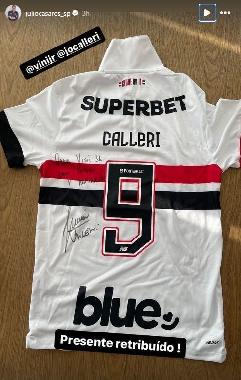 Jonatan Calleri autografou camisa do São Paulo para Vinicius Jr.