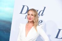 Christina Applegate relata dificuldades em luta contra a esclerose múltipla