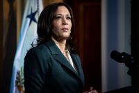 Kamala Harris pediu apoio aos ex-presidentes Obama e Clinton após saída de Biden