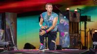 Chris Martin dedica música para Taylor Swift durante show na Alemanha