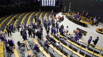 Foram 477 deputados a favor, três contrários e duas abstenções